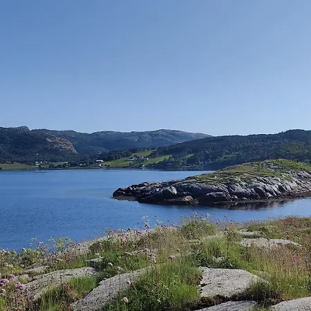 Strandstua Solbakken Fevåg